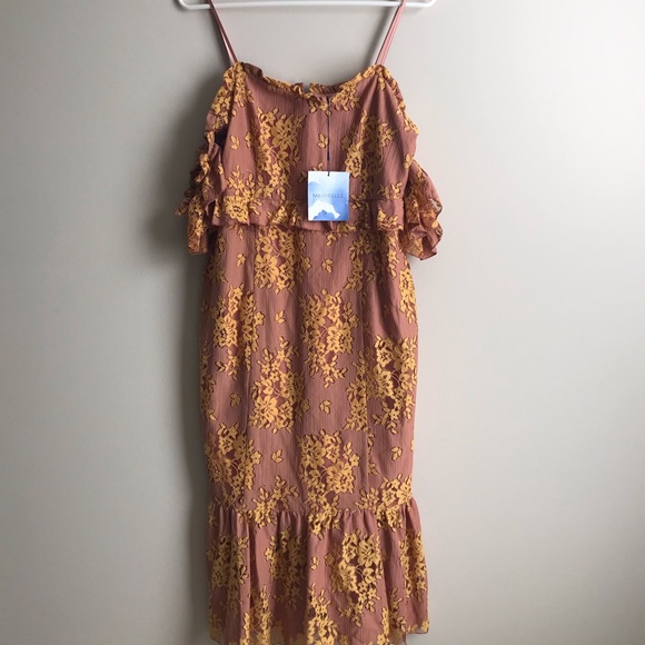 MAJORELLE NWT Sashi Midi Dress in Golden Blush - Picture 9 of 11